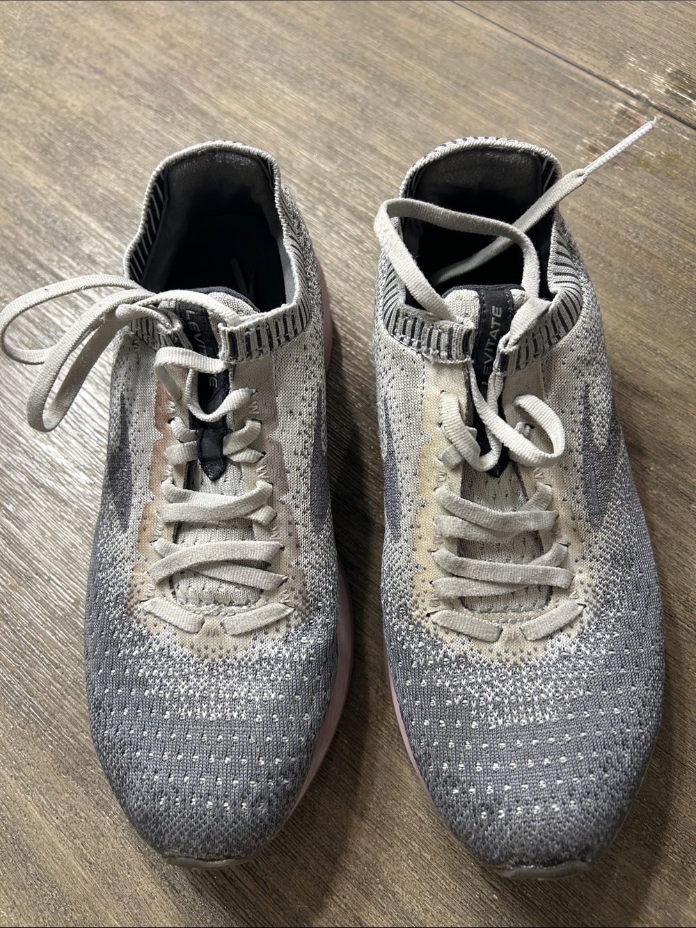 Brooks DNA AMP, Size 7.5B, For Woman, Color Gray, Lilac.